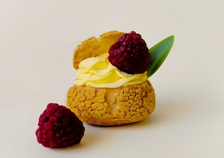 Заварное пирожное шу с лимонным кремом