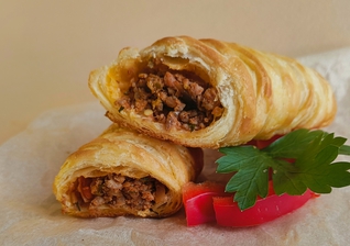 5 трубочек слоеных с с мясом и овощами набор