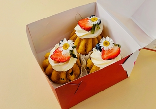 Бабы ромовые с клубникой